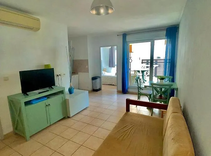 Appartement En Residence Tres Bien Situe