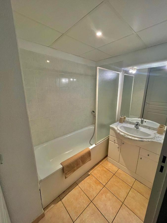 En Tres Bien Situe Apartment *